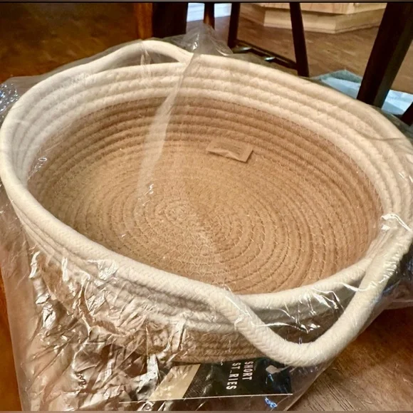 NWT Short Stories Round Rope Basket-Neutral-9.8” X 9.8” in Packaging - Picture 5 of 5